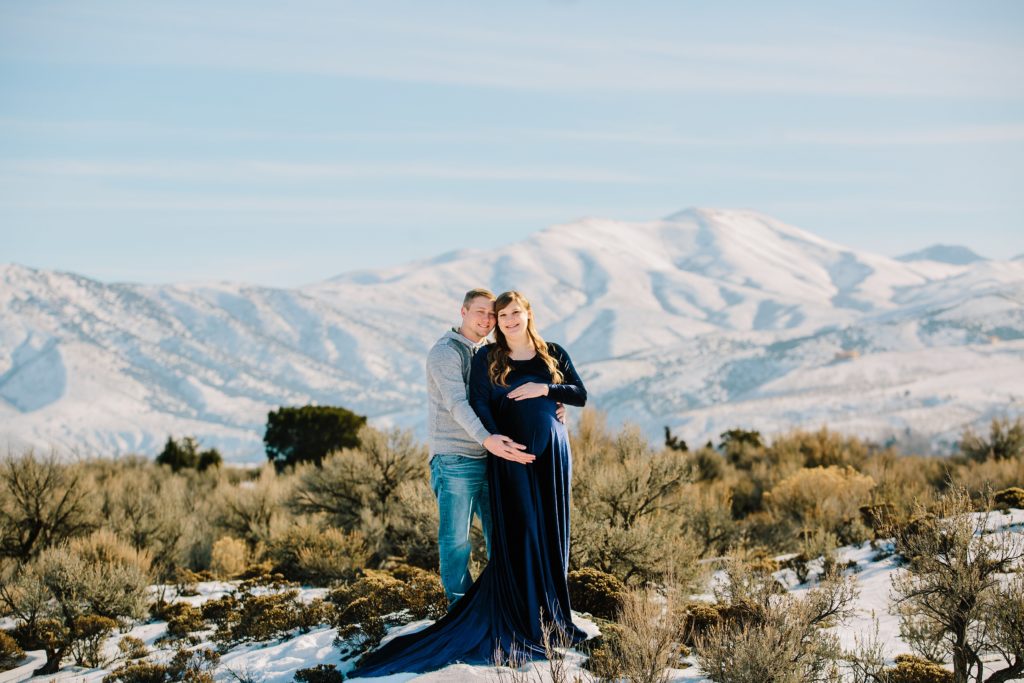 Jackson Hole wedding photographer captures Expecting parents in pocatello maternity session