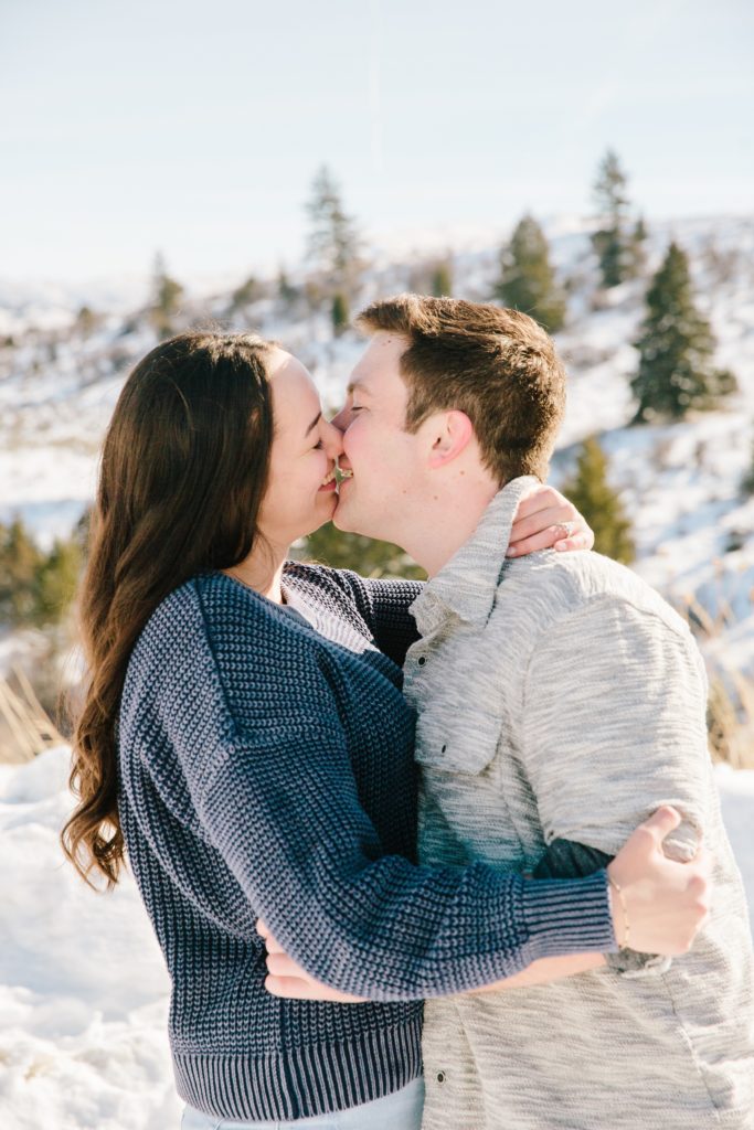 Jackson Hole wedding photographer captures couple kissing