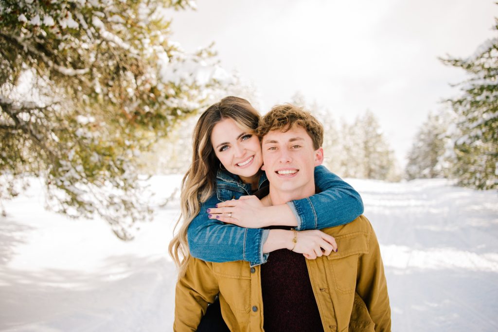 Jackson Hole wedding photographer captures Smiling couple photo session
