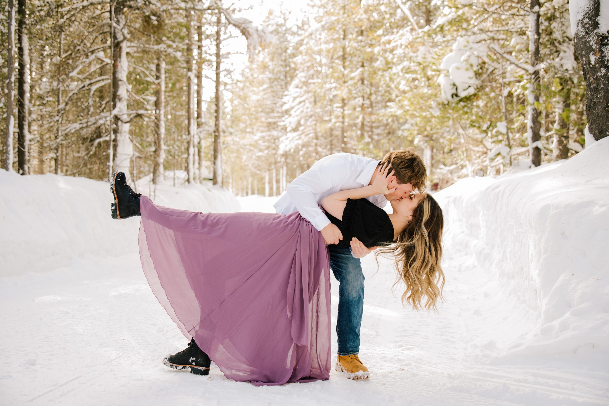Engagement Island Park Photographer Kissing couple
