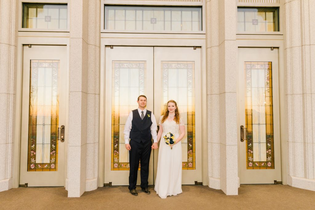 Jackson Hole wedding photographer captures Chilly Pocatello LDS Temple Bridals