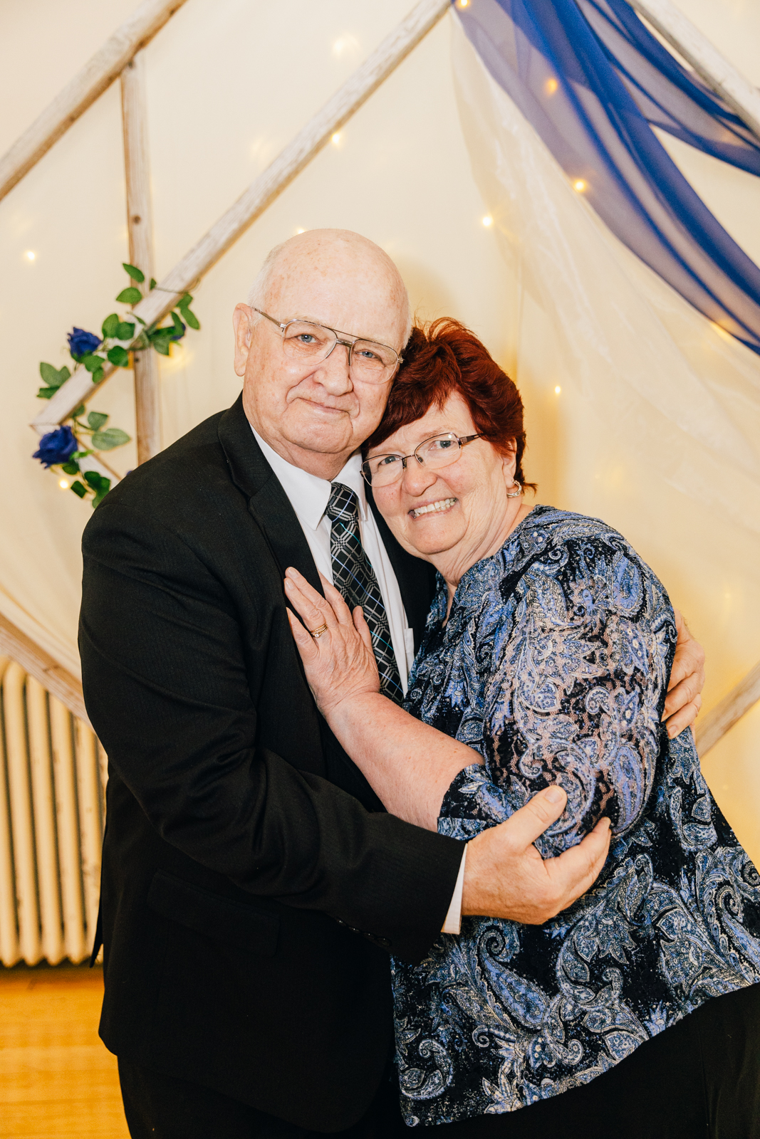 Jackson Hole wedding photographers capture Grandparents at weddings
