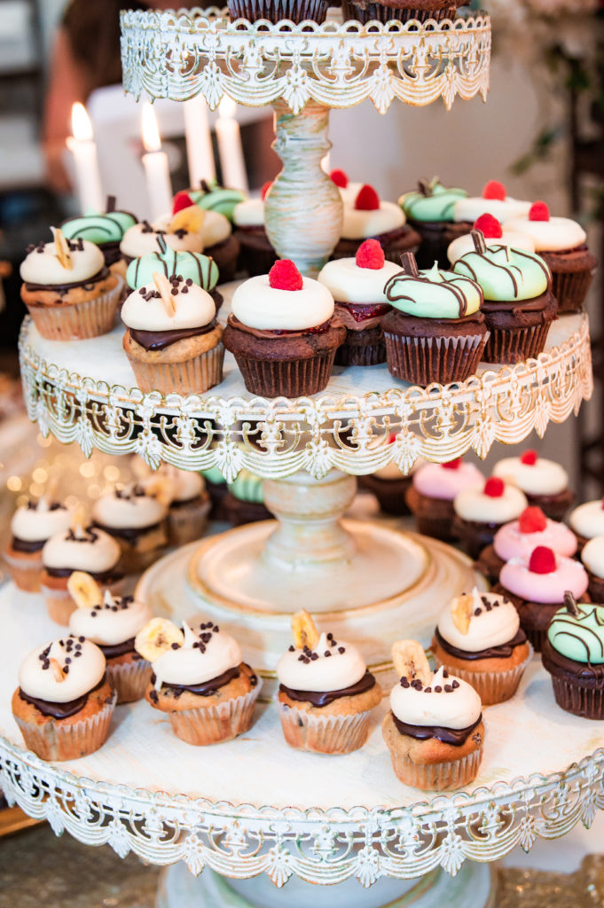 cupcakes at blackfoot wedding