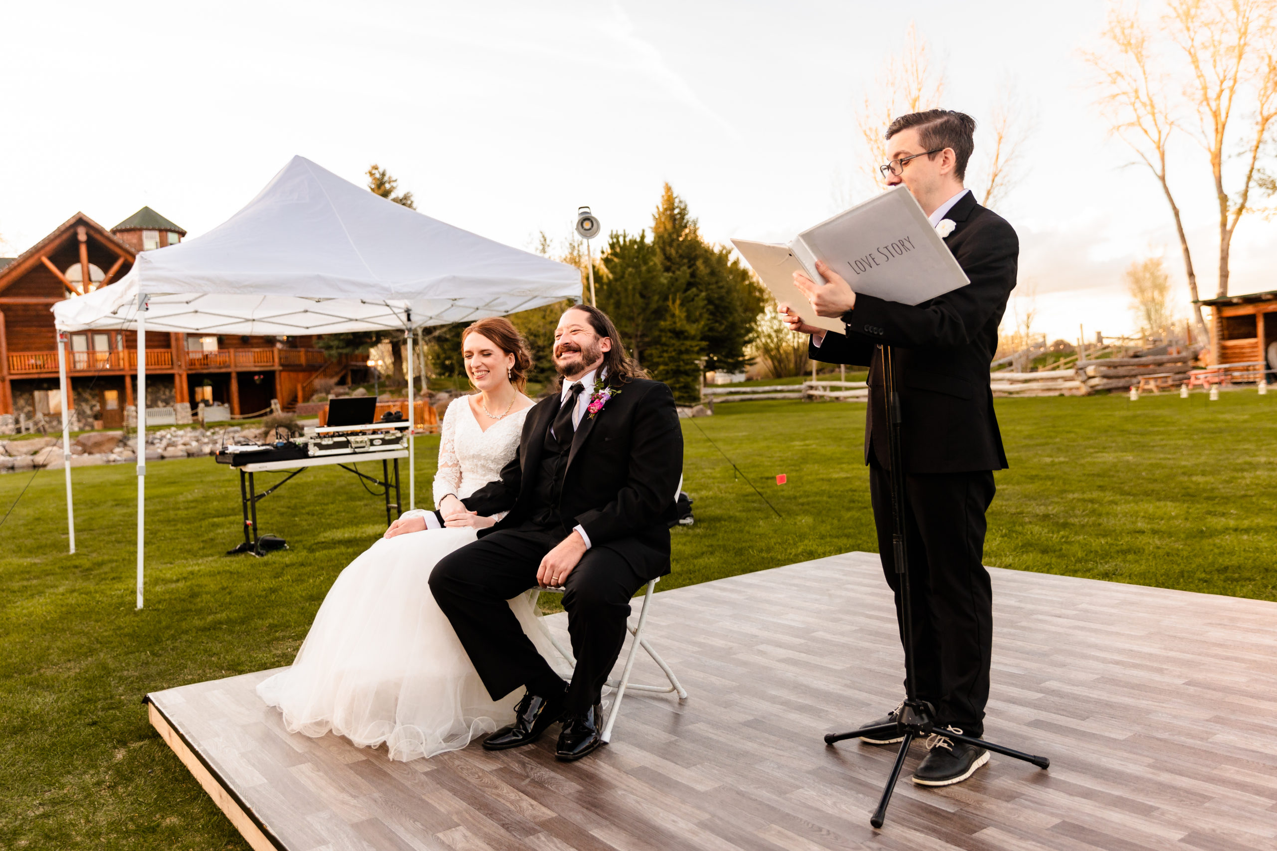 wedding entertainment with Idaho Falls wedding vendor for outdoor wedding