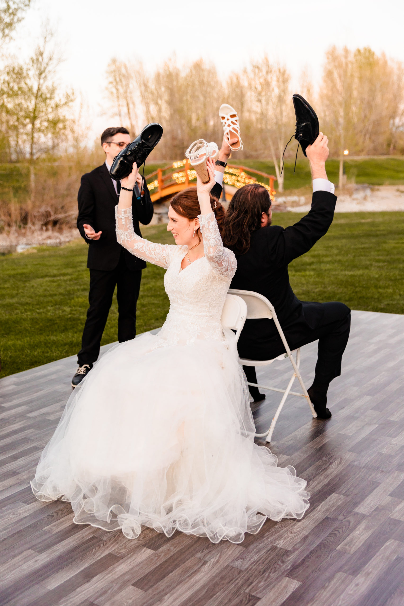 laugh-game-Colorful-LaBelle-Lake-Reception-love-and-story-studio-lizzy-crowell