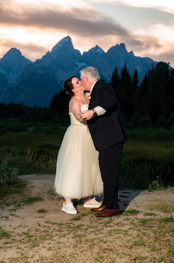 Jackson Hole photographer captures couple kissing at sunset